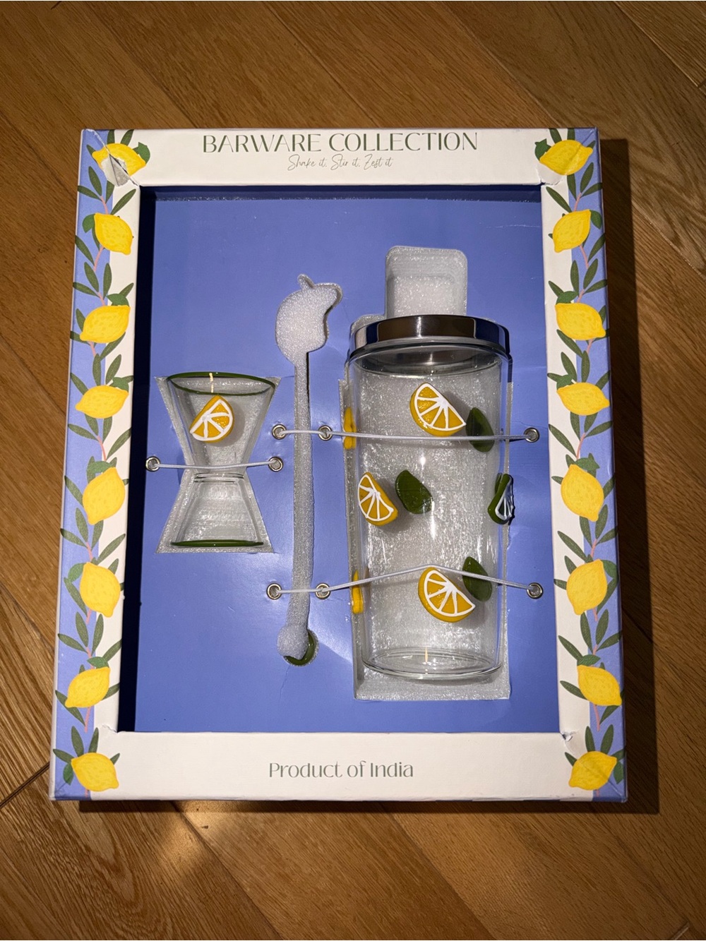 BRAND NEW Lemon Cocktail Shaker and Jigger Set